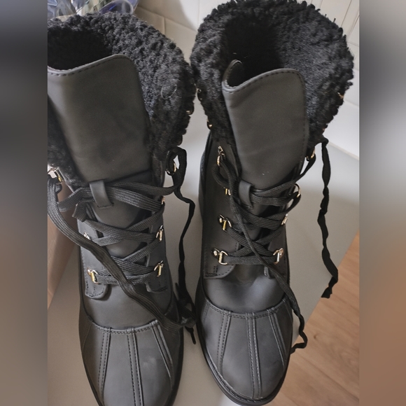 Brand new Black Caviar size 6 boots - Picture 2 of 5